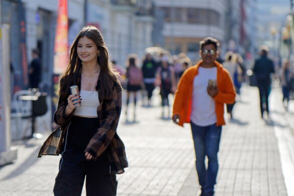 Ist Prag sicher für allein reisende Frauen? Sicherheitsleitfaden für Frauen, die nach Prag reisen