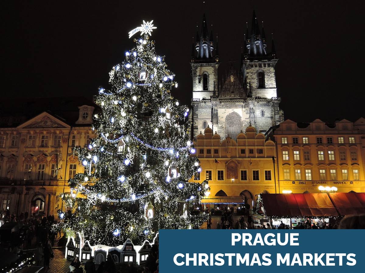 Prag's Weihnachtsmärkte Blick im Winter - Weihnachtsbaum vor der Prager Burg